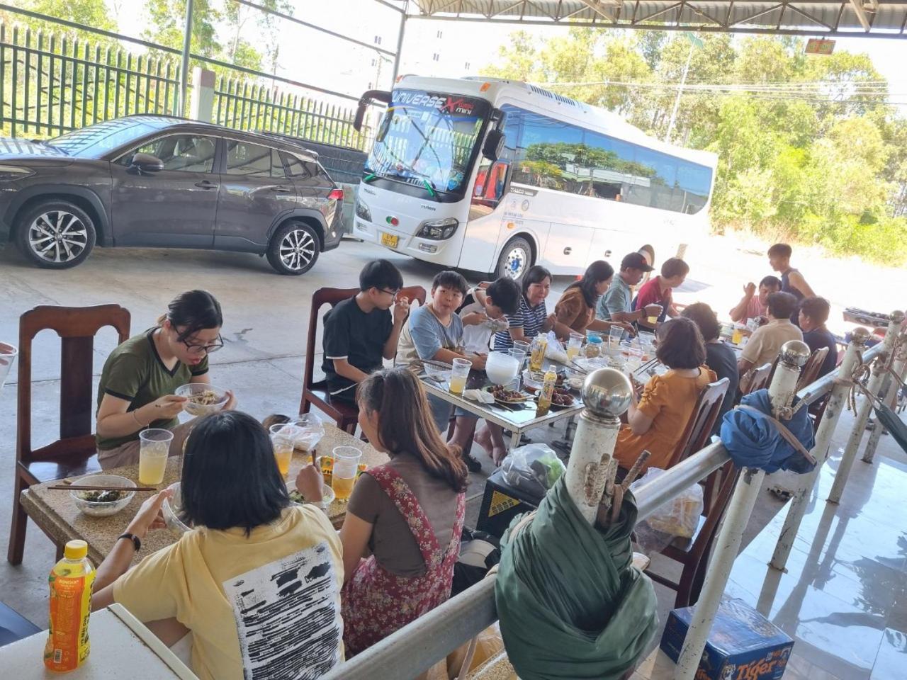 Khách sạn Ngọc Quỳnh La Gi Esterno foto