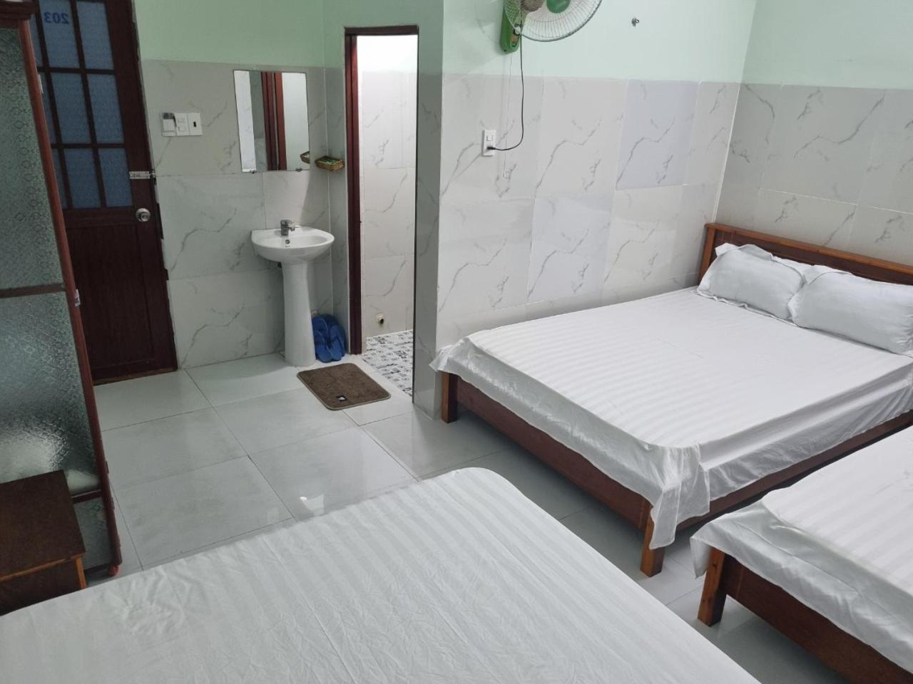 Khách sạn Ngọc Quỳnh La Gi Esterno foto